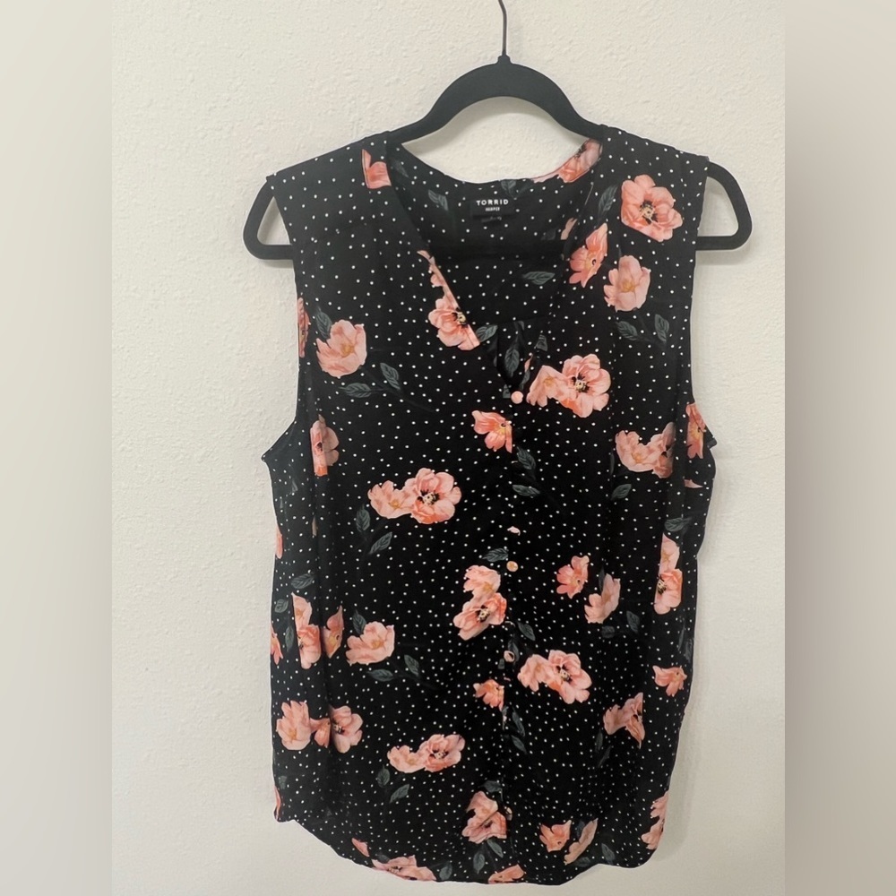 Torrid black pink floral polka dot pattern sleeveless b-neck top